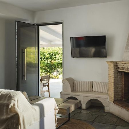 Binios Villa - Private Pool, Walking Distance From The Beach Vasilikós Exterior photo